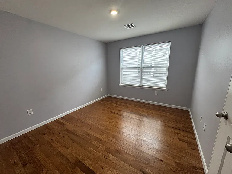 301 N 13th St #2 — Photo 20