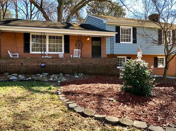 2957 Club Dr, Gastonia, NC 28054
