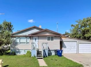 319 6th Ave W, Biggar, SK S0K0M0