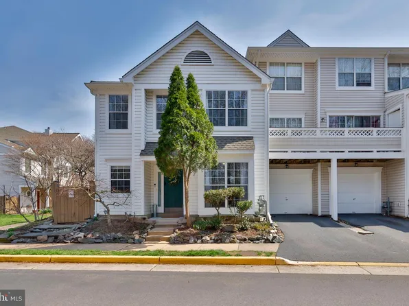 14445 Glencrest Cir #74, Centreville, VA 20120
