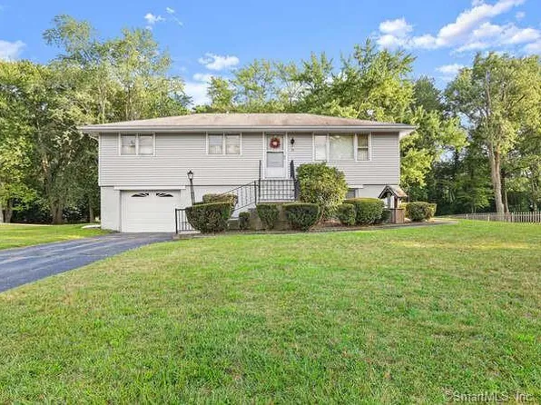 74 Saint John Street, North Haven, CT 06473