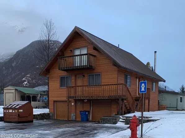 715 N Glacier Dr, Valdez, AK 99686