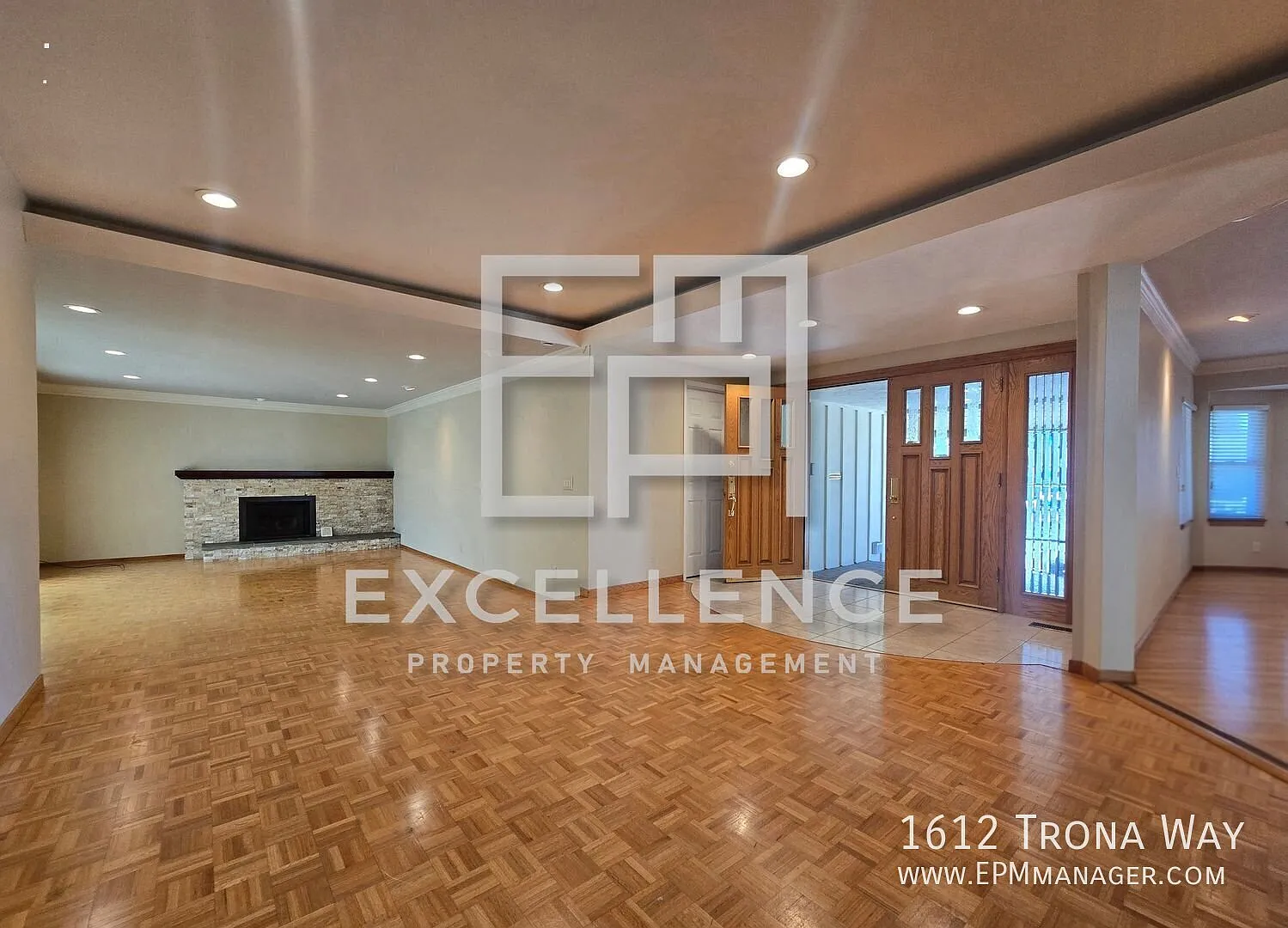 Beautiful and Spacious 4/2 Home with RV Parking and Upgrades In Great Willow Glen Area — Photo 4