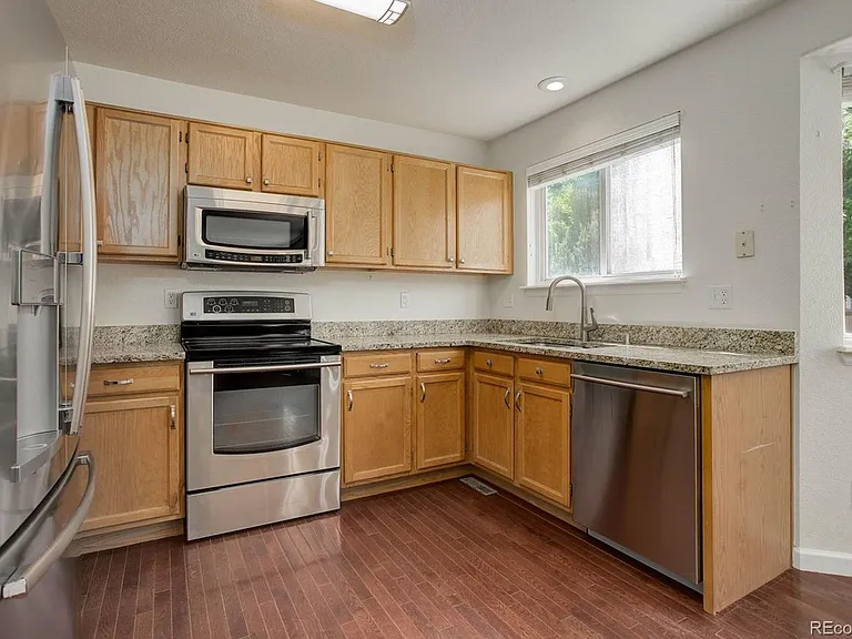 1328 Amherst St — Photo 21