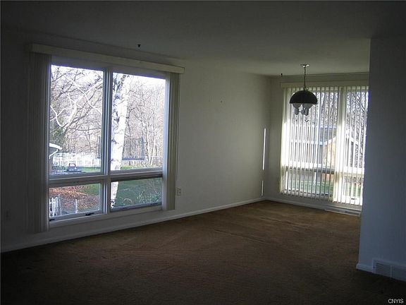 5th image of 122 Cashin Dr