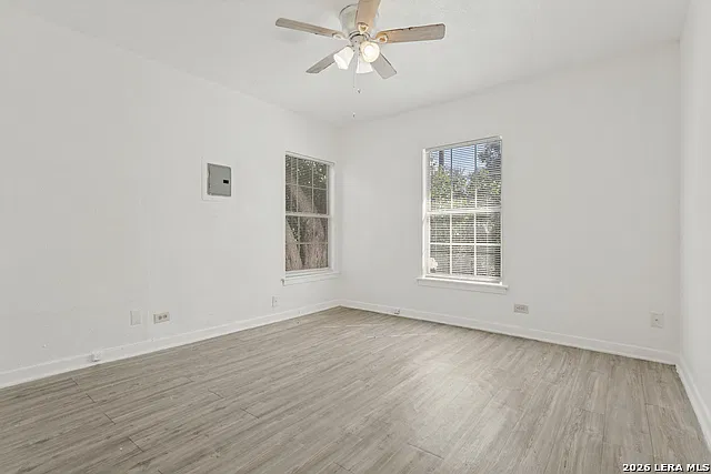 3 bed, 1.5 bath, 1341 sqft, $1,350 — Photo 3