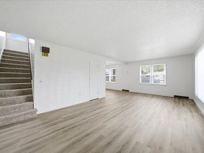 3 bed, 1.0 bath, 1667 sqft, $1,650 — Photo 3