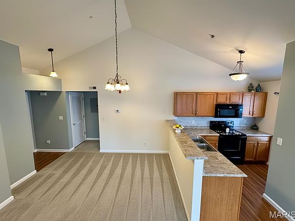 5th image of 231 Saravalle Dr