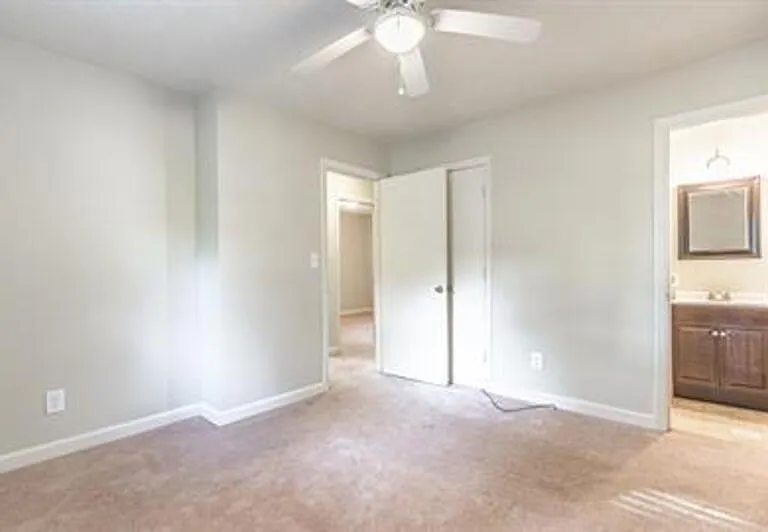 205 N Glover St — Photo 36