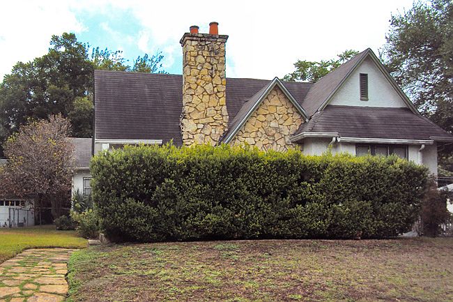 2nd image of 320 W Lullwood Ave