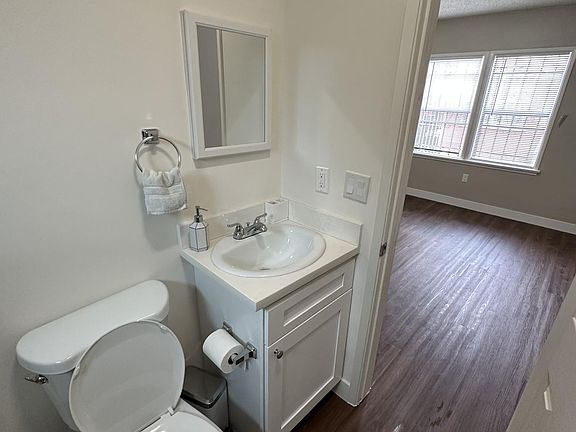 4th image of 1209 W 88th St #1/2