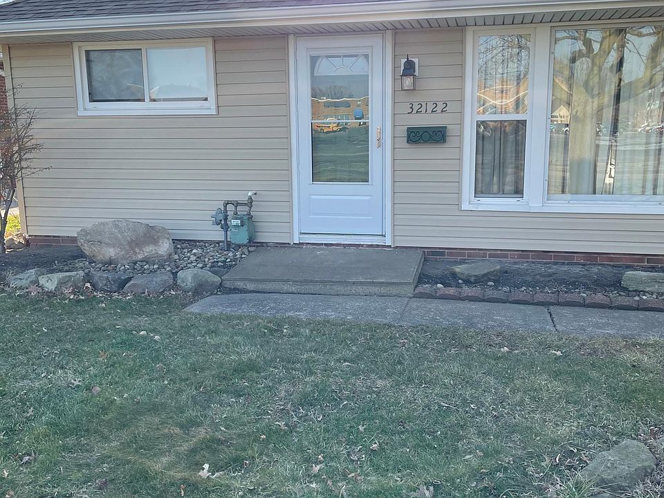 1st image of 32122 Willowick Dr