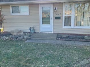 32122 Willowick Dr, Eastlake, OH 44095