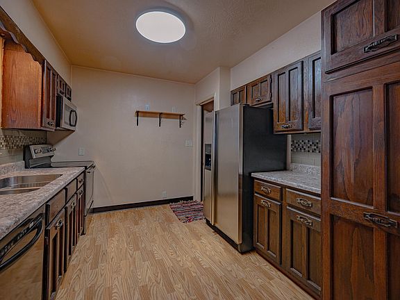 4th image of 3305 Marshall Ave
