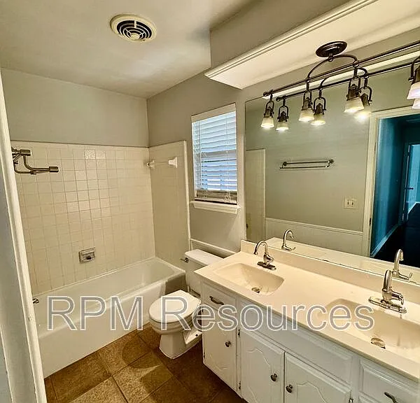 1420 NE 1st St — Photo 17