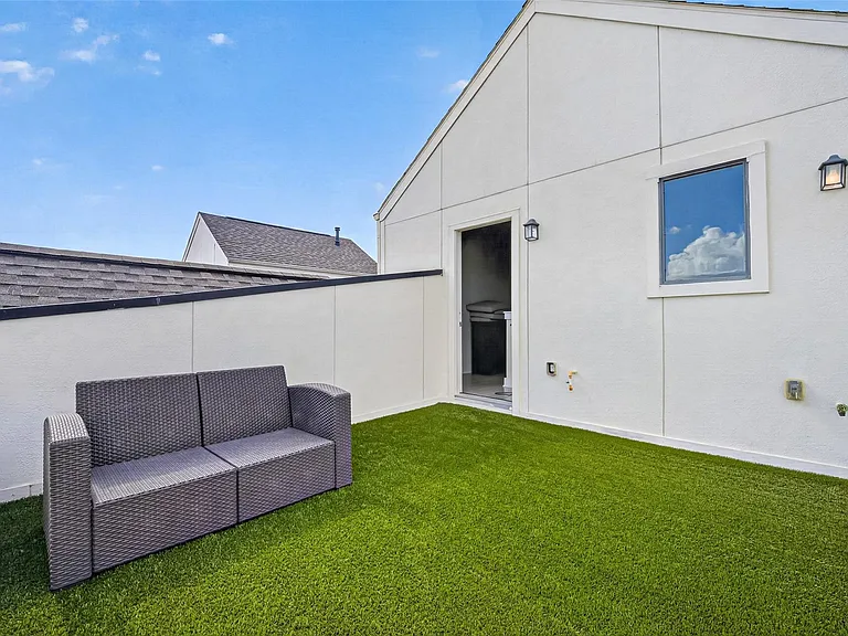 4104 Marina St — Photo 50