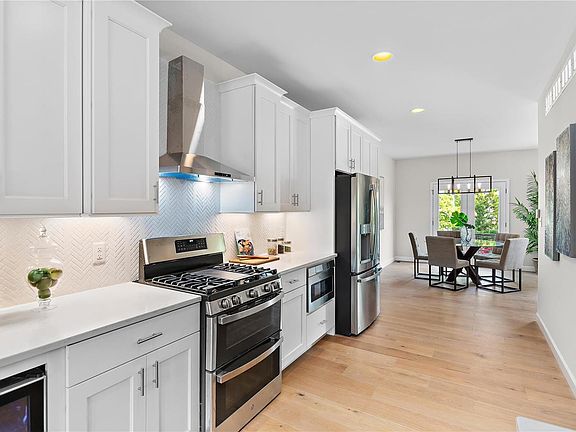 4th image of 6301 Magnolia Ave