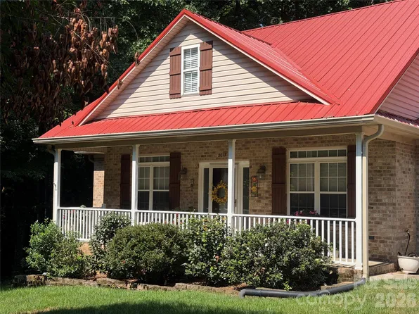 2017 Cameron Heights Cir, Denver, NC 28037