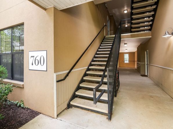 760 Walker Sq APT 3C