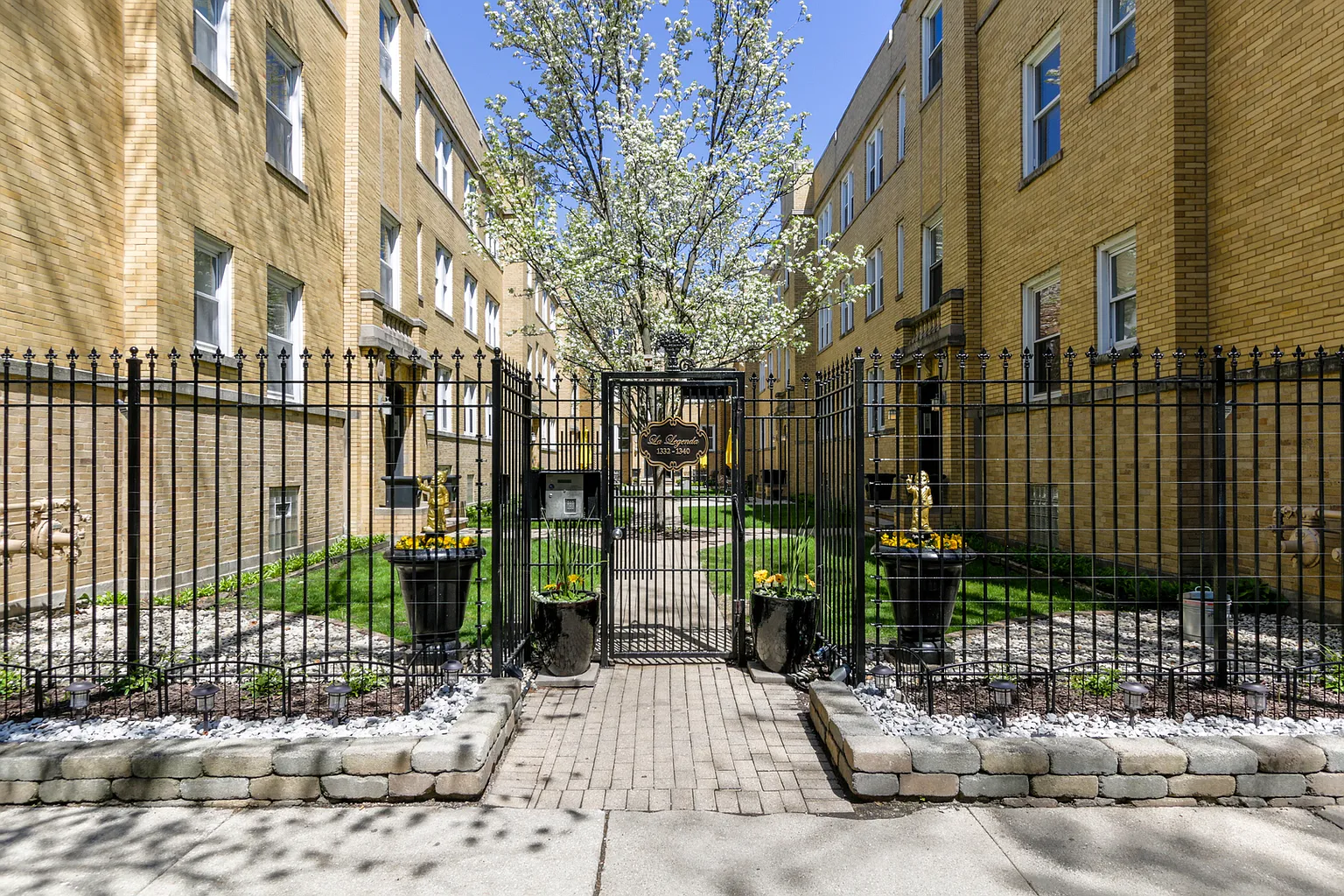 1334 W Estes Ave APT 1S photo 1