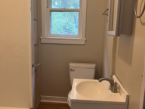 4th image of 71 Carthage St