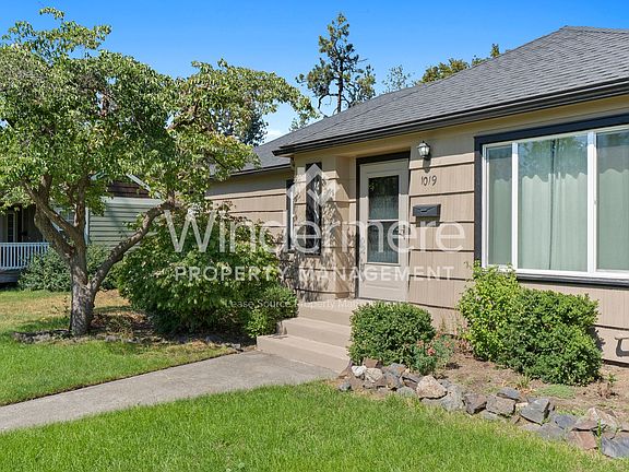 4th image of 1019 E Thurston Ave