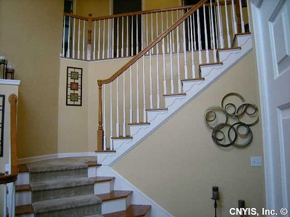3rd image of 5427 Lucknow Dr