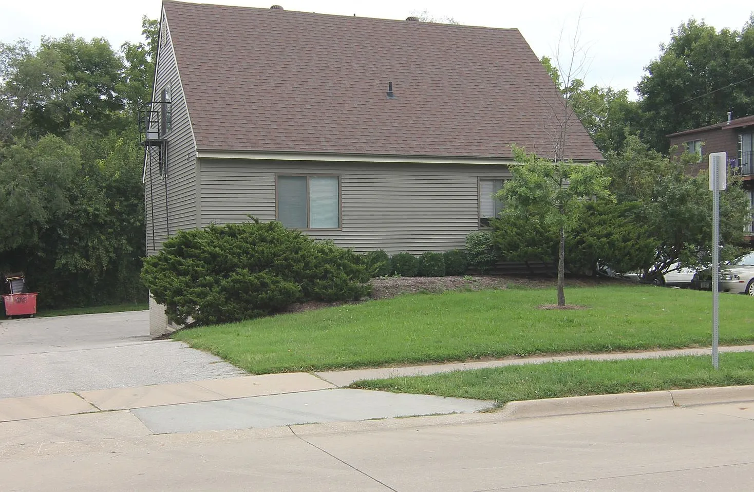 421 6th Ave - Cowhorse — Photo 2
