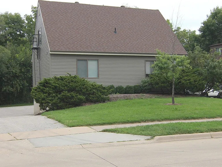 421 6th Ave - Cowhorse — Photo 2