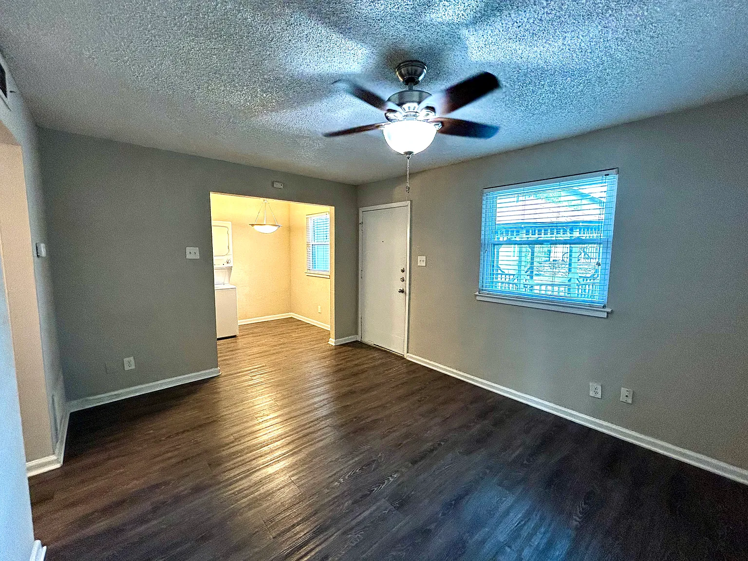 2 bed, 770 sqft, $995 — Photo 3