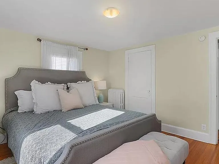 82 Seymour Ave — Photo 9