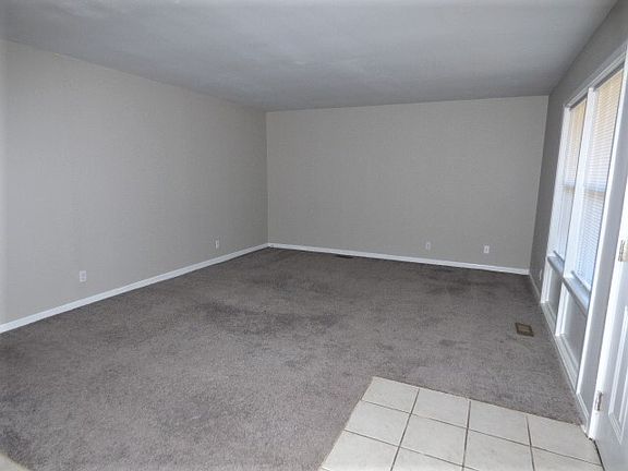 3rd image of 72 Imperial Dr