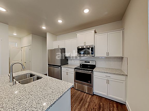 3rd image of 33130 Cypress Ave