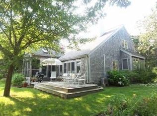 2 Plantingfield Wood Ln, Edgartown, MA 02539