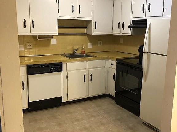 4th image of 8 Williamsburg Ct Unit 22
