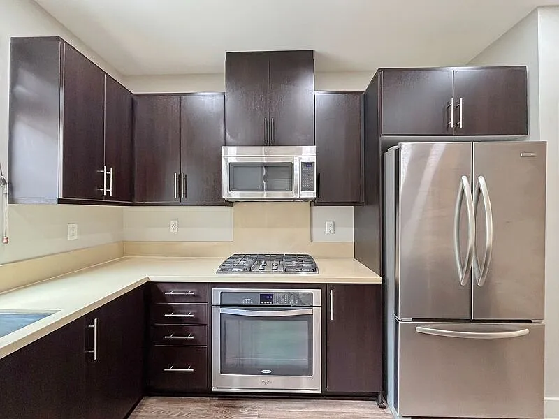 3 bed, 3.5 bath, 1401 sqft, $4,450 — Photo 4