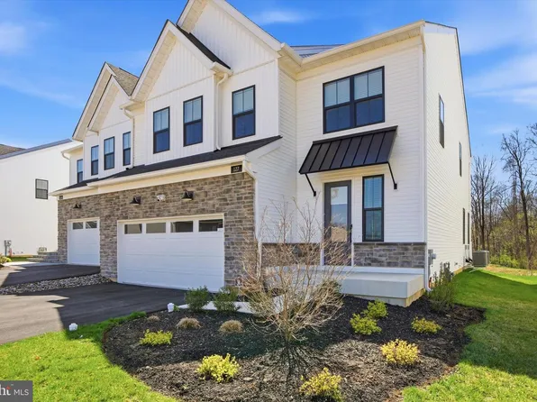 127 Alroy Rd, Malvern, PA 19355