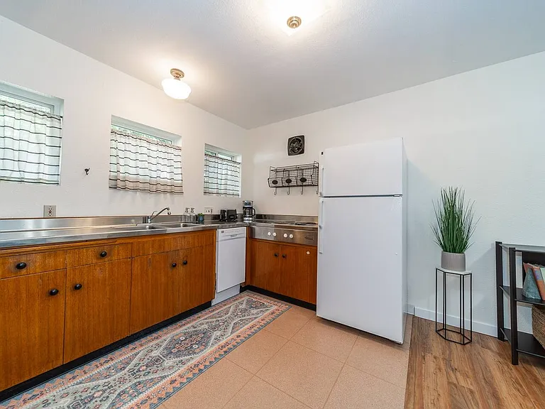 1118 SW Gaines St #18B — Photo 4