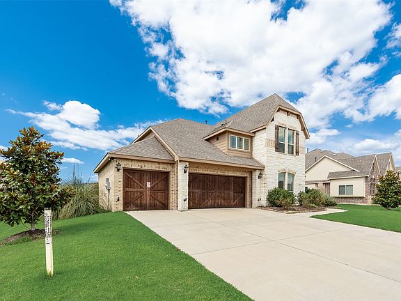 2nd image of 1017 Vista Ln