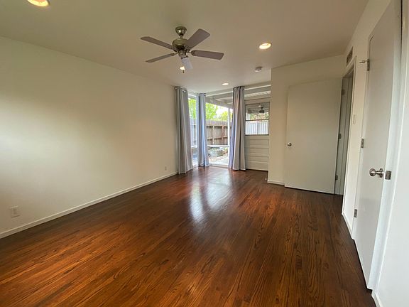 5th image of 4250 Euclid Ave