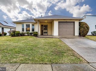 30 Chestnut Hill Ln, Columbus, NJ 08022