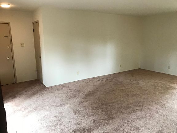 3rd image of 1035 El Camino Real APT 9