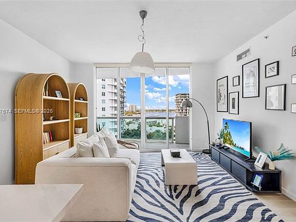 5th image of 7910 Harbor Island Dr APT 901