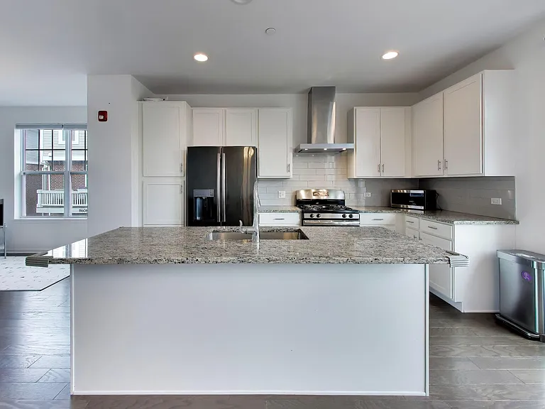 300 Capulina Ct — Photo 5