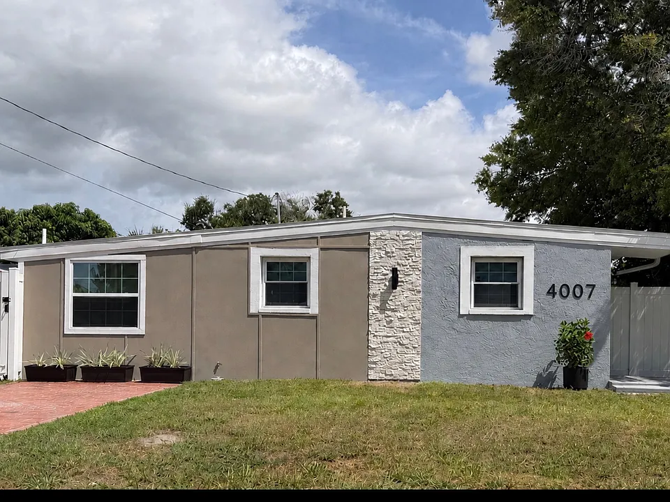 4007 W Mango Ave