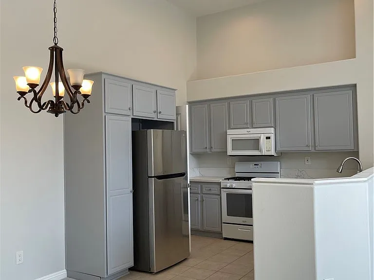 2403 Ladrillo Aisle #51 — Photo 7