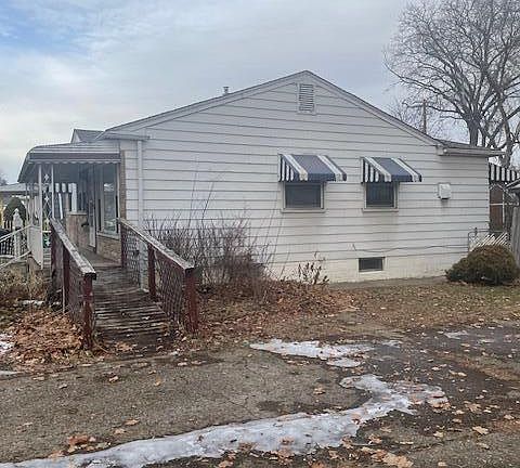 4th image of 661 Wharton St
