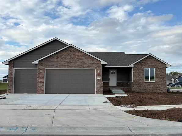 224 E Hanscom St, Derby, KS 67037
