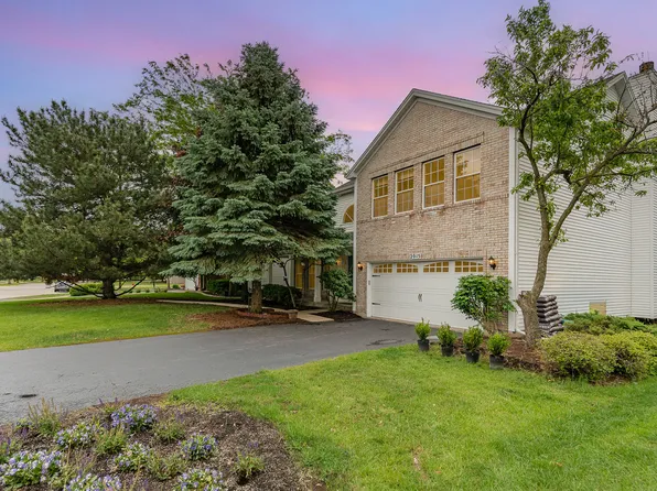 2015 Steward Ln, Plainfield, IL 60586