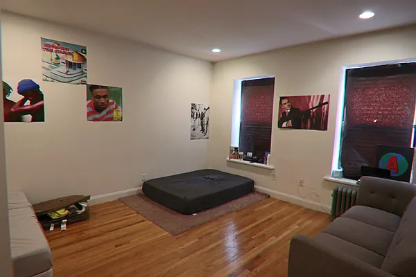 Rented by PMG Real Estate  | media 42